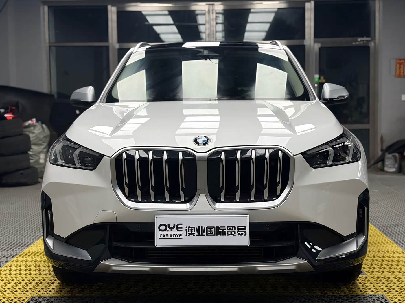 BMW X1 1.5 л 2023 г. Белый, пробег 40000 км