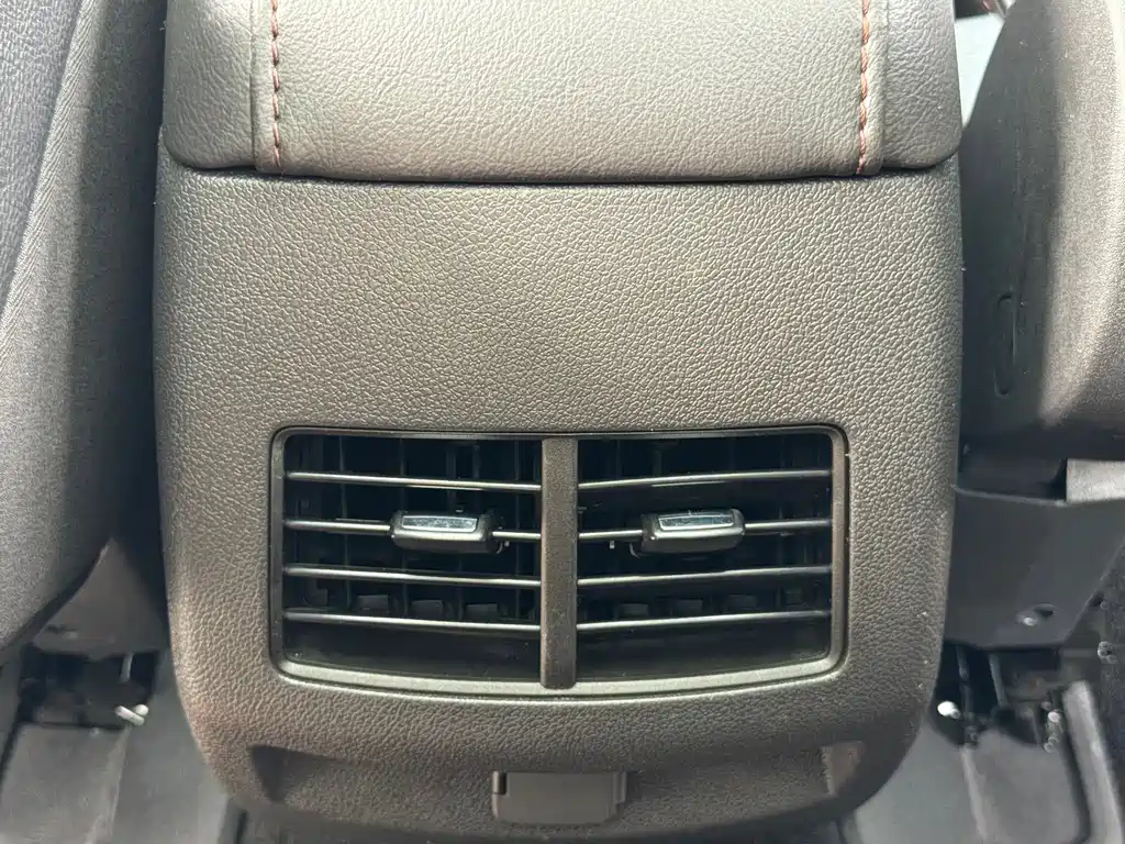 Ford Edge (Import) — миниатюра 12