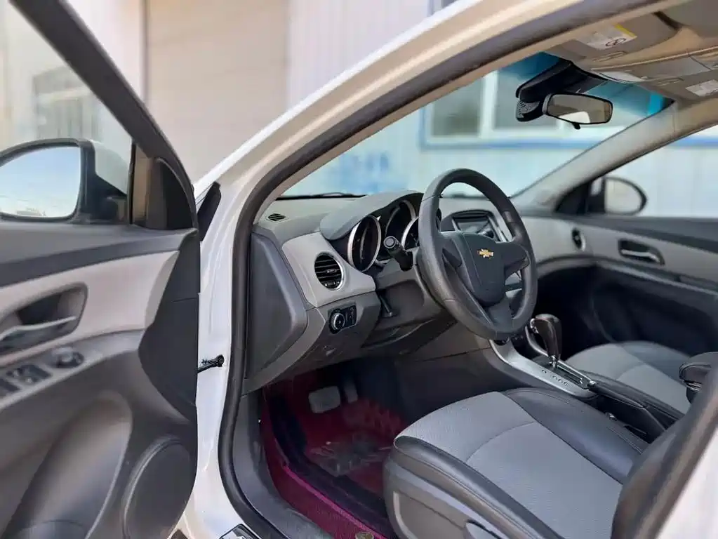 Chevrolet Cruze 2012 1.6L SE AT