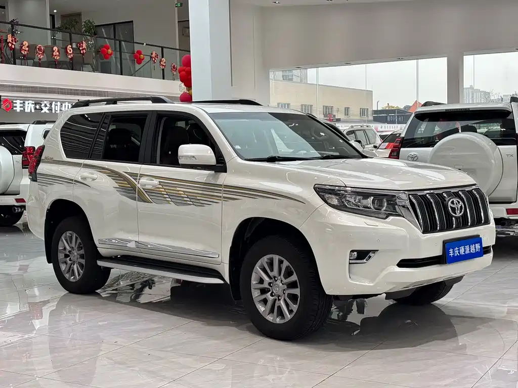 TOYOTA PRADO