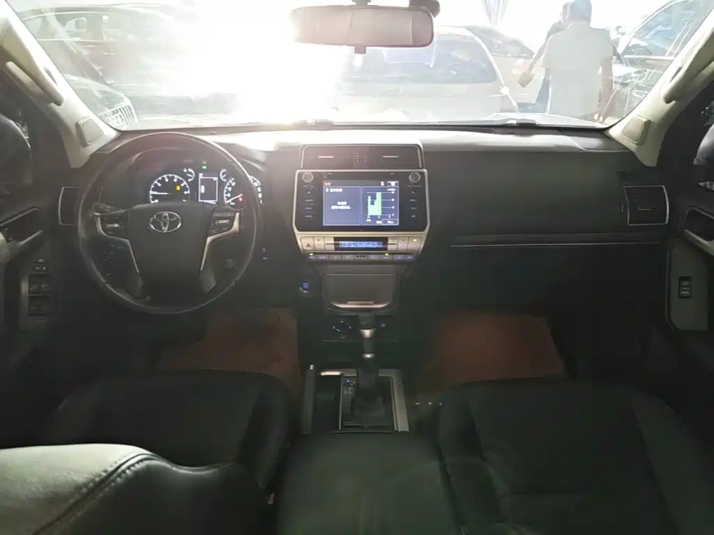 Toyota Prado — миниатюра 10