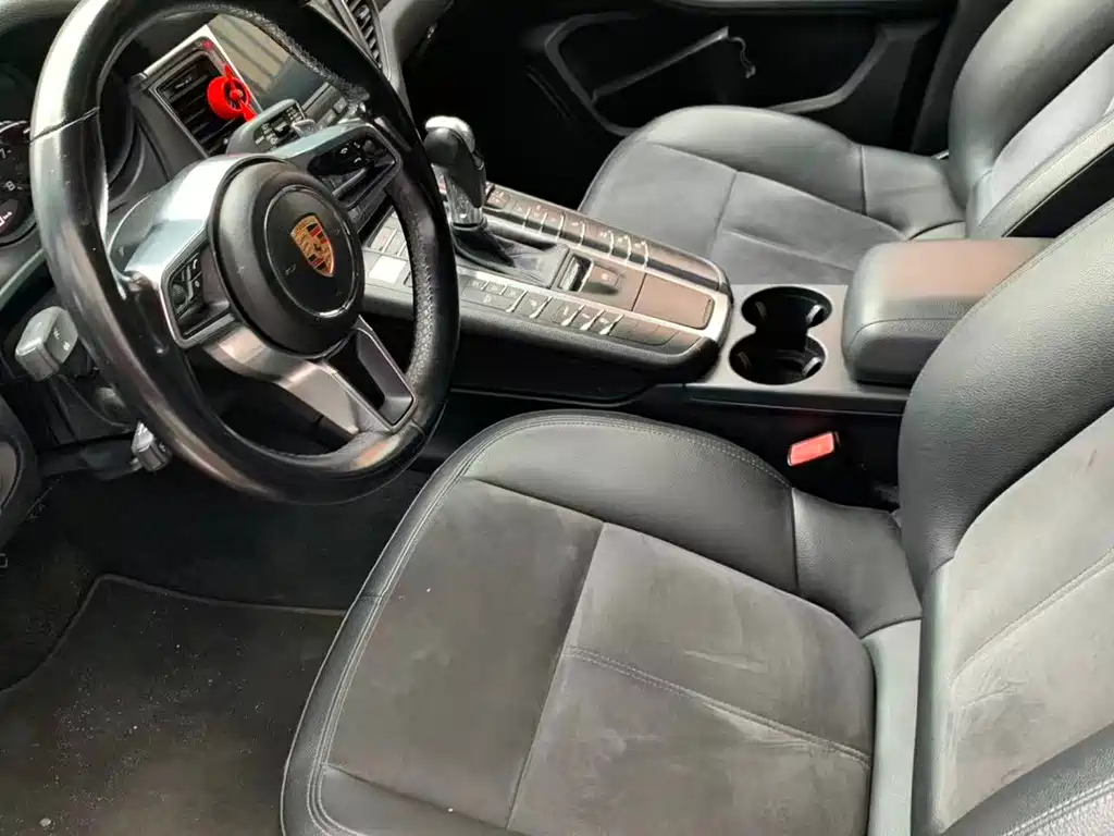 Porsche Macan — миниатюра 4