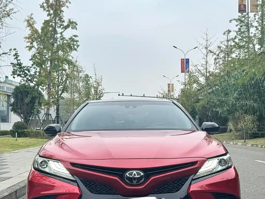 TOYOTA CAMRY