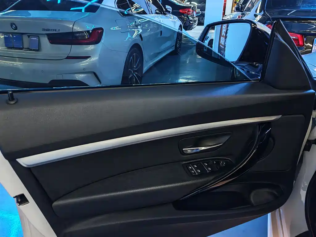 BMW 3 Series GT 3 GT 2019 320i M Sport