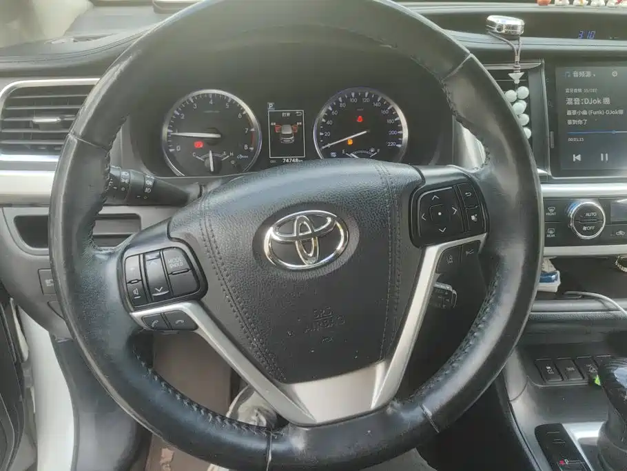 Toyota Highlander — миниатюра 15