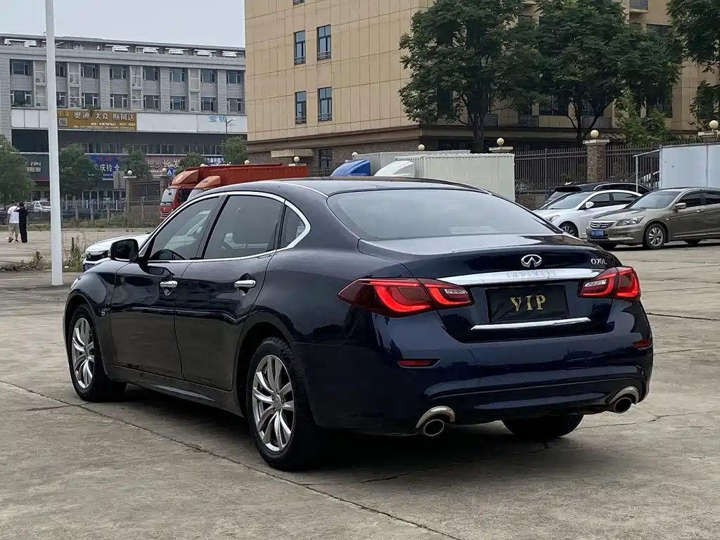 Infiniti Q70 — миниатюра 9