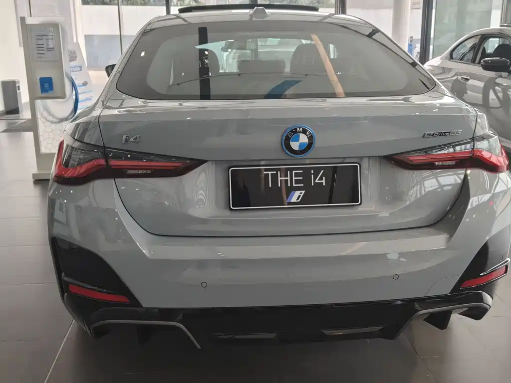 BMW I4