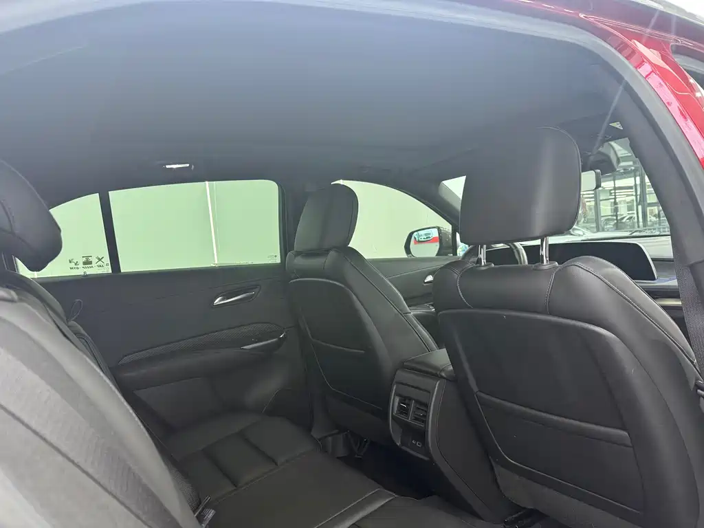 Cadillac XT4 — миниатюра 13