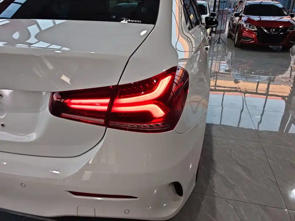Mercedes-Benz A-Class — миниатюра 8