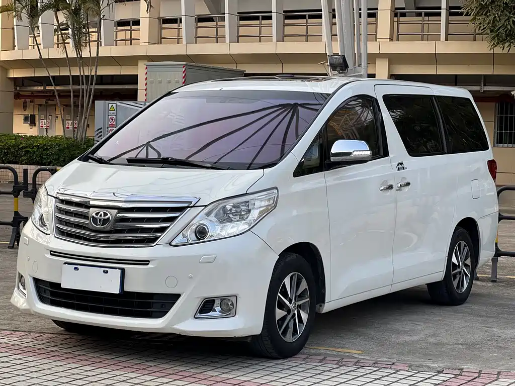 Toyota Alphard 2013
