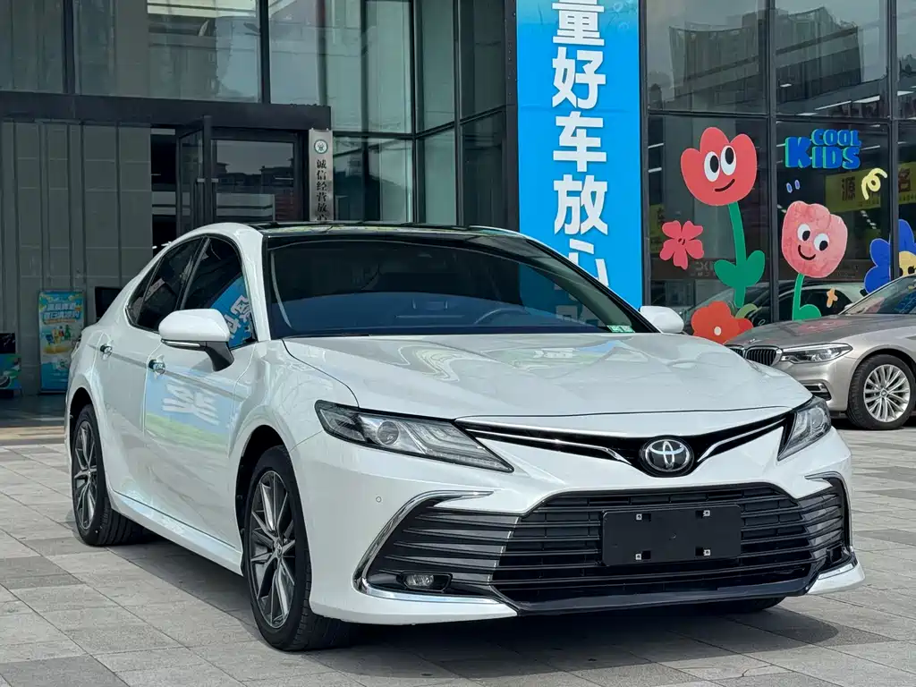 TOYOTA CAMRY