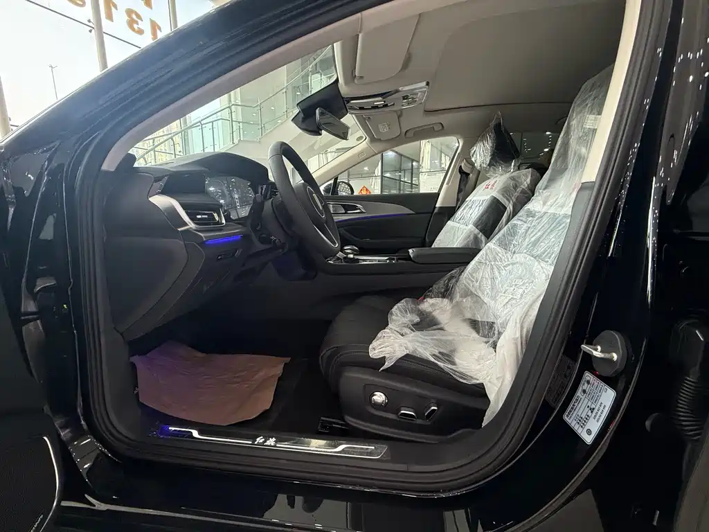 Hongqi H5 2025 1.5T HEV 50