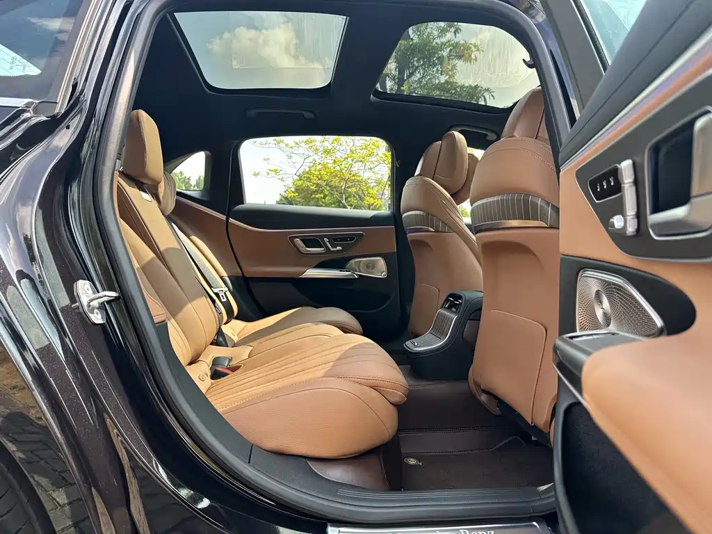 Mercedes-Benz E-Class — миниатюра 15