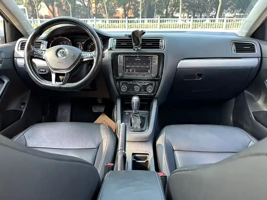 Volkswagen Sagitar 2014 1.4TSI AT Luxury