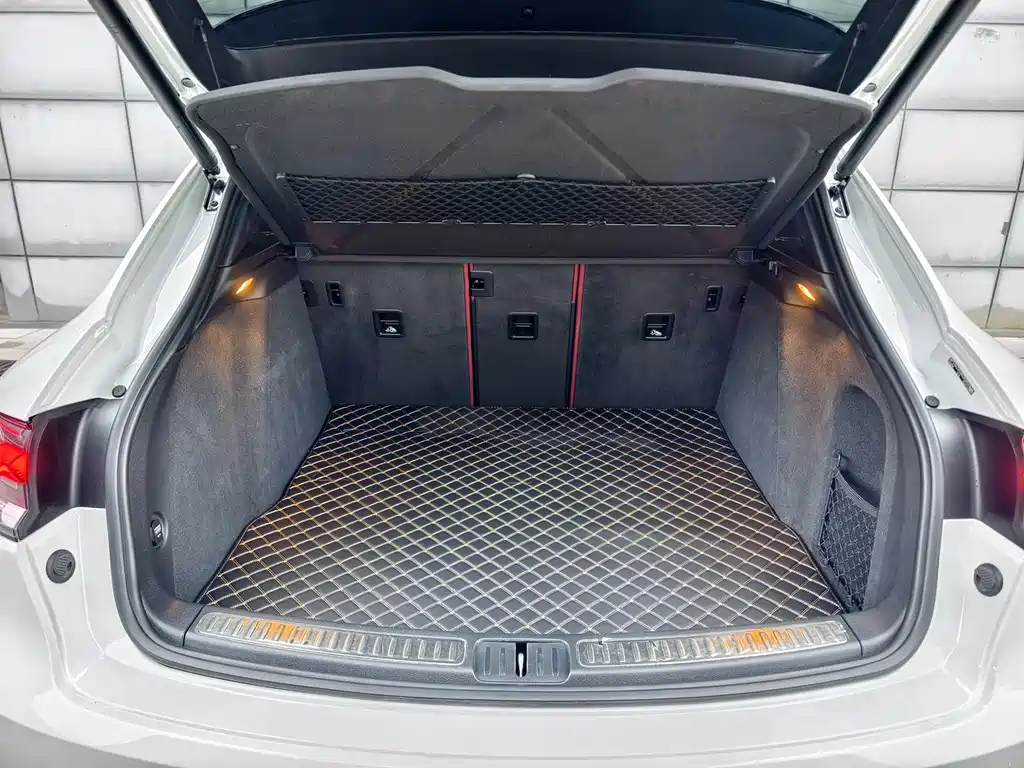 Porsche Macan — миниатюра 19