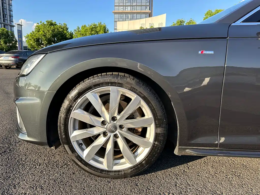 Audi A4 (Import) — миниатюра 9
