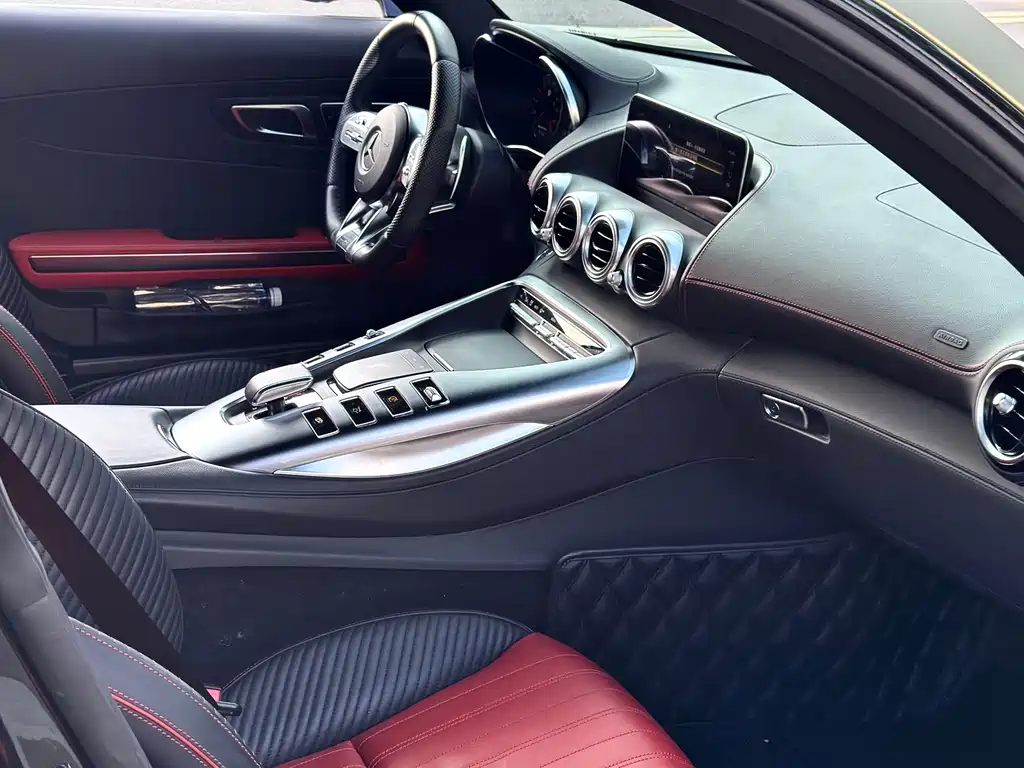 MERCEDES-BENZ AMG GT