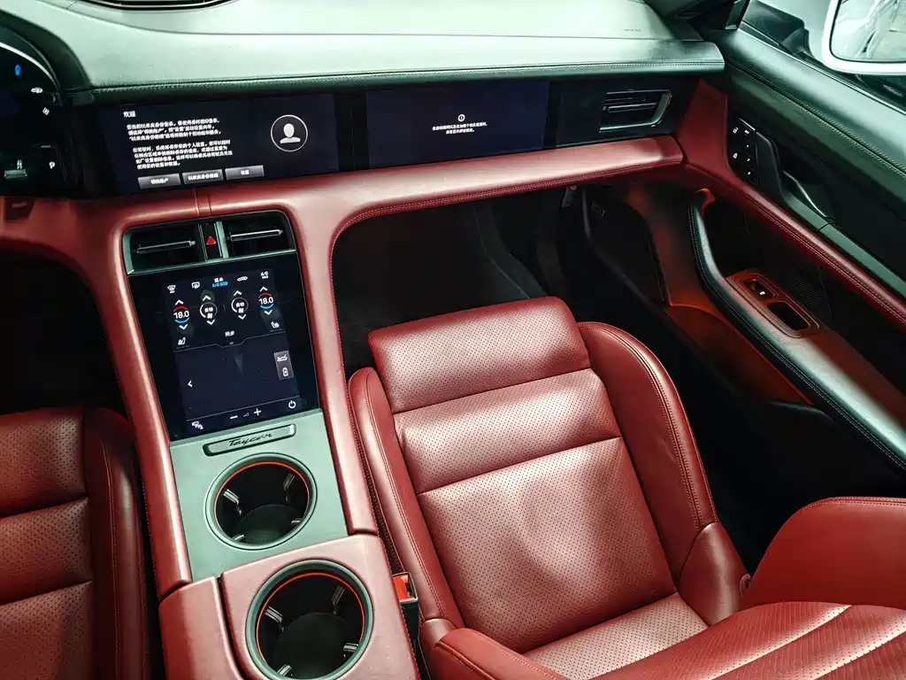 Porsche Taycan — миниатюра 11
