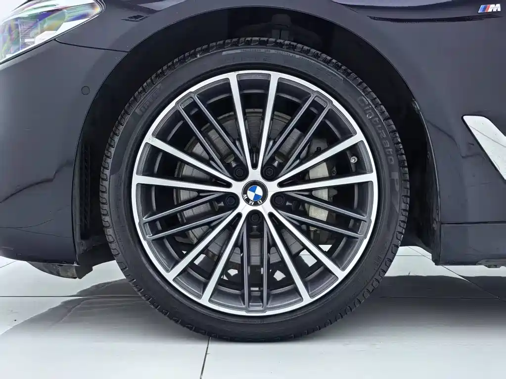 BMW 5 Series — миниатюра 25