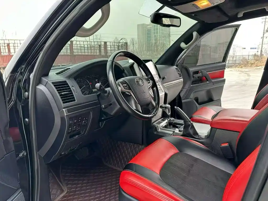 Toyota Land Cruiser — миниатюра 5
