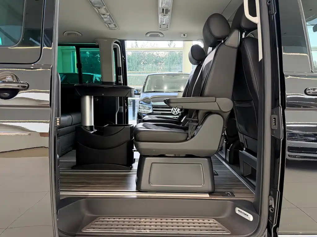 Volkswagen Multivan — миниатюра 9