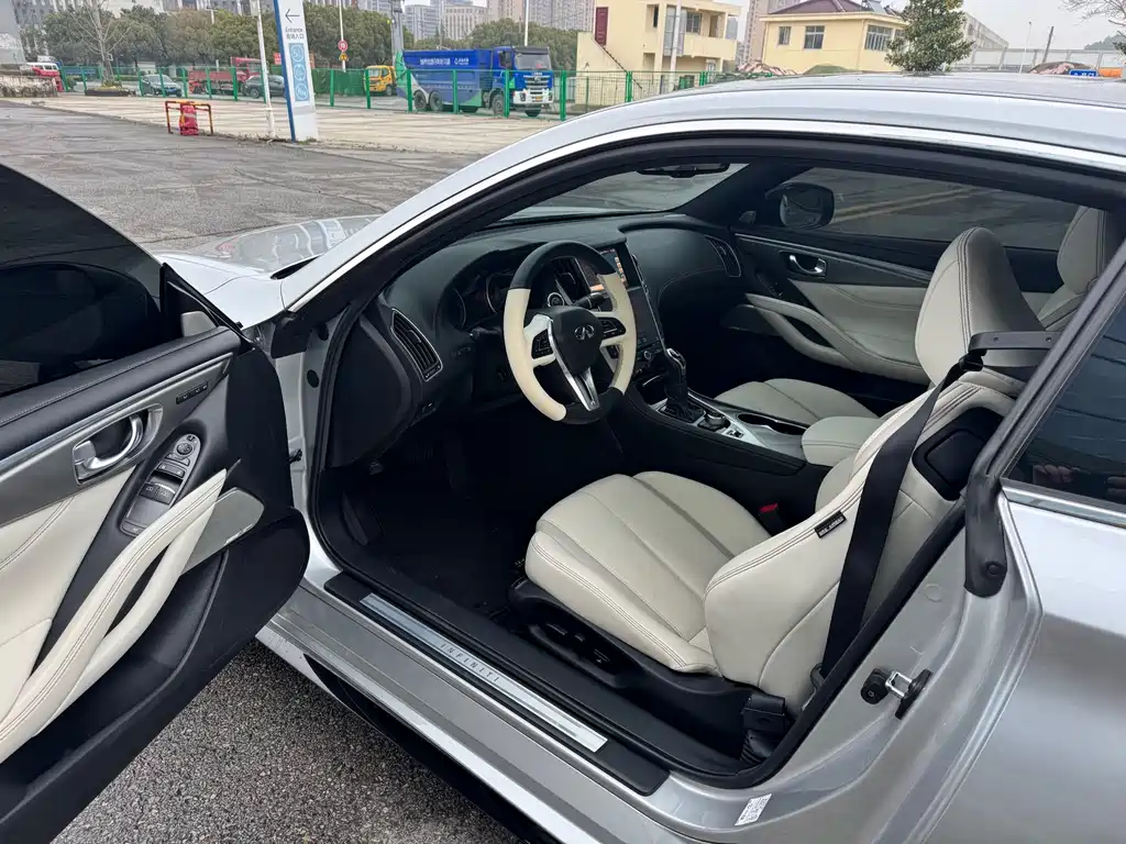 INFINITI Q60