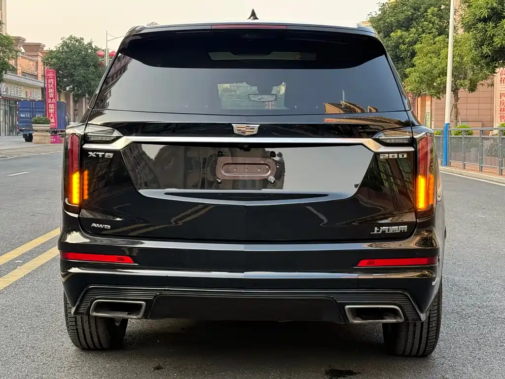 CADILLAC XT6