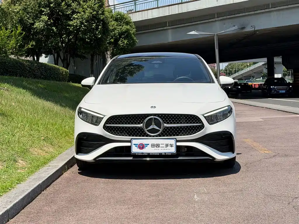 Mercedes-Benz A-Class A 2023 A 200 L Fashion