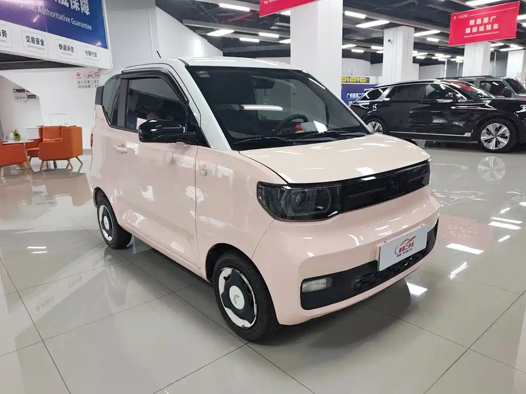 Заказать Wuling MINIEV 2021 года за 642 592 ₽  из Китая