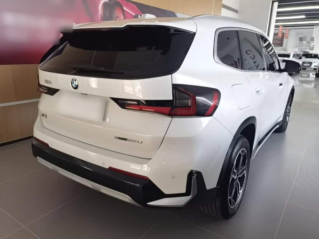 BMW X1 1.5 л 2024 г. Белый, пробег 41200 км