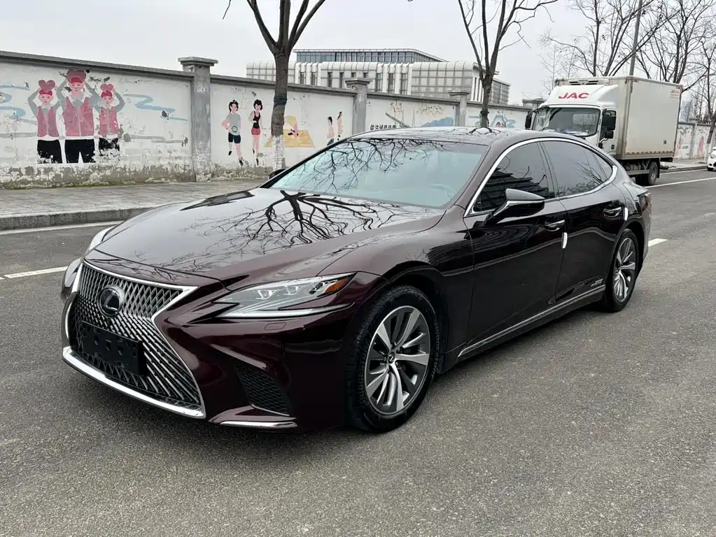 Lexus LS 2020