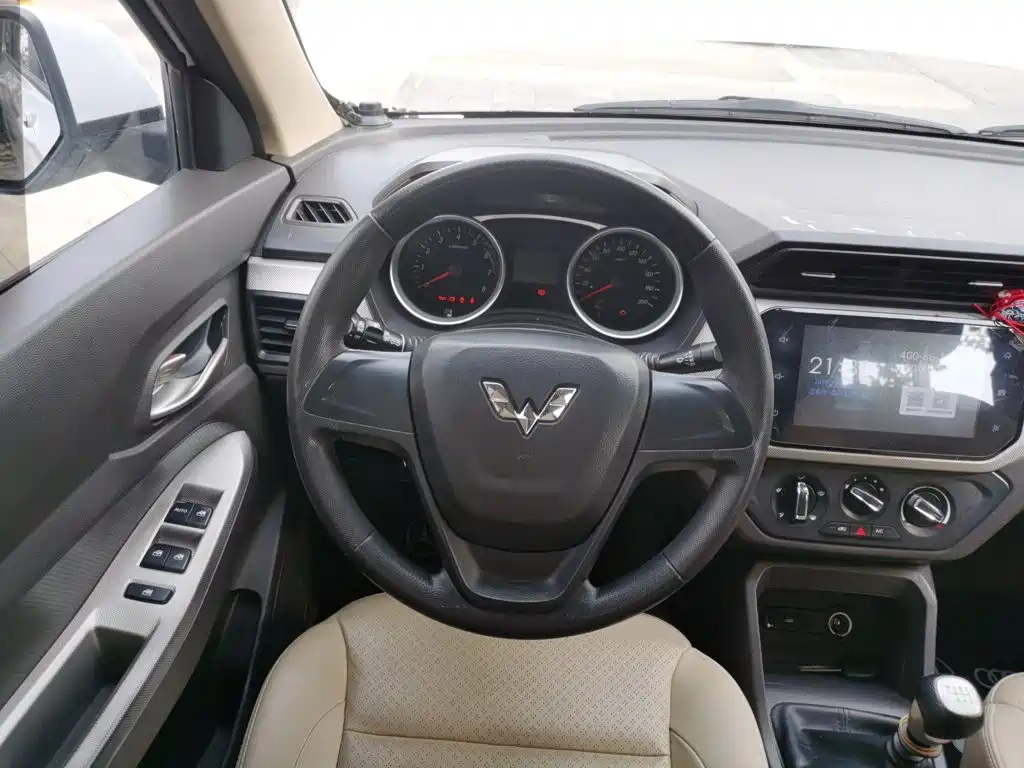 Wuling Hongguang — миниатюра 3