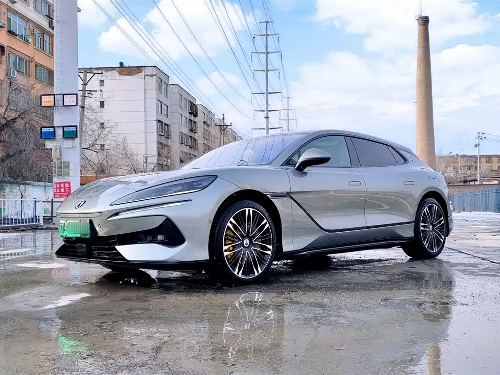 Denza Denza Z9GT 2024