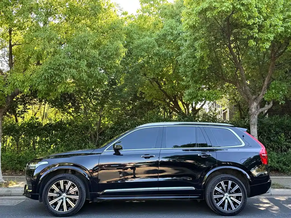 Volvo XC90 2021 B6 Luxury 7 мест