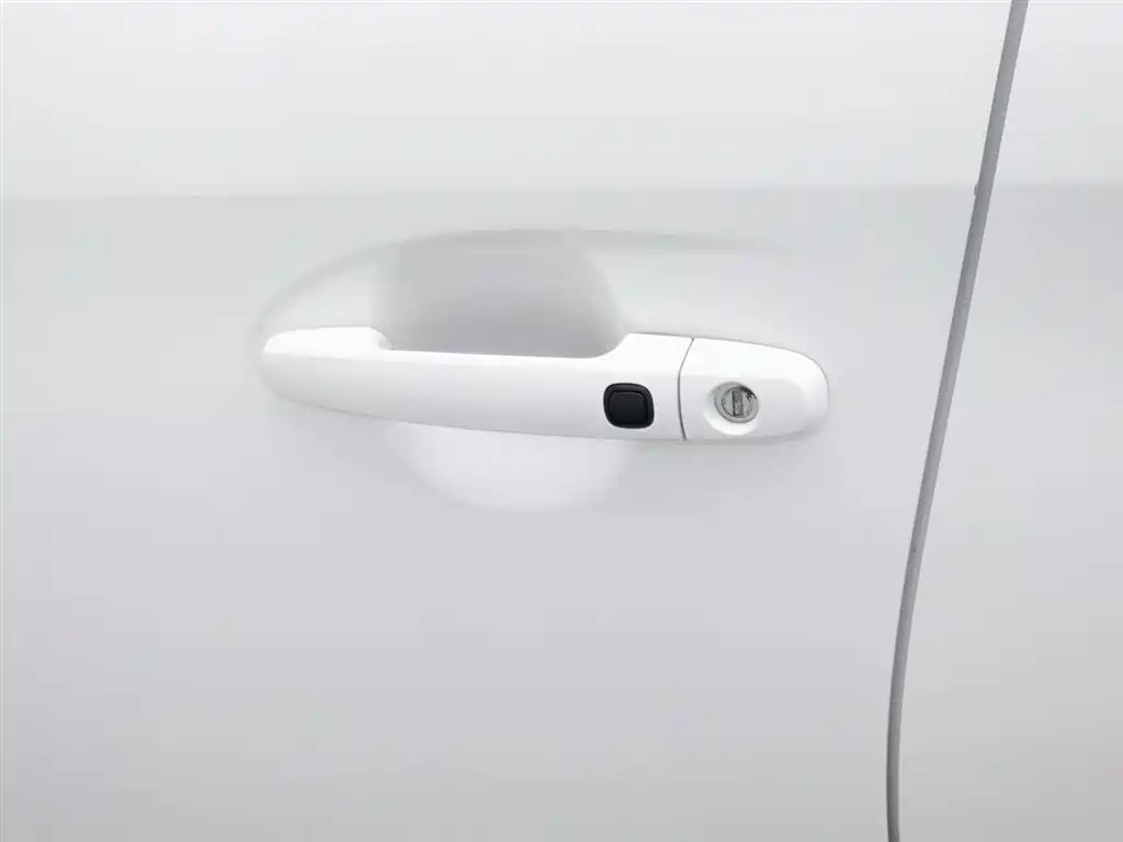 TOYOTA YARIS L ZHIXUAN