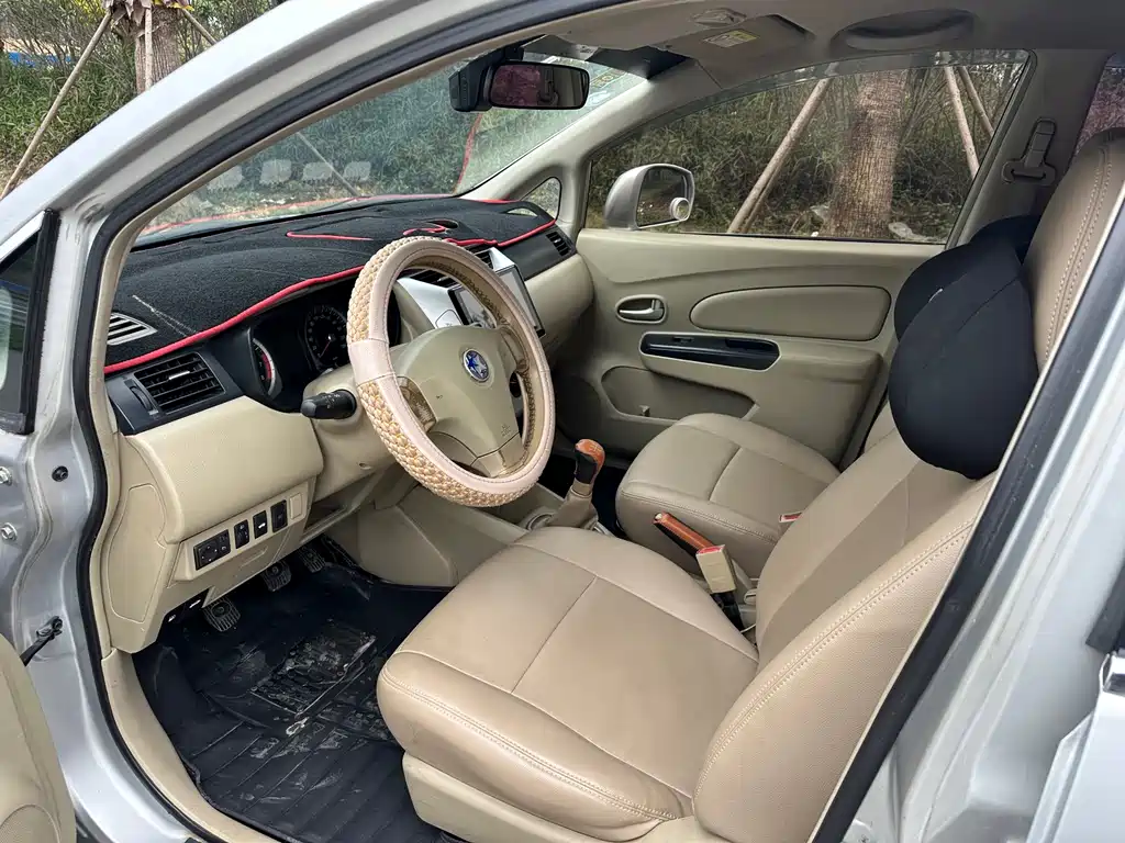 Venucia D50 2014 1.6L MT