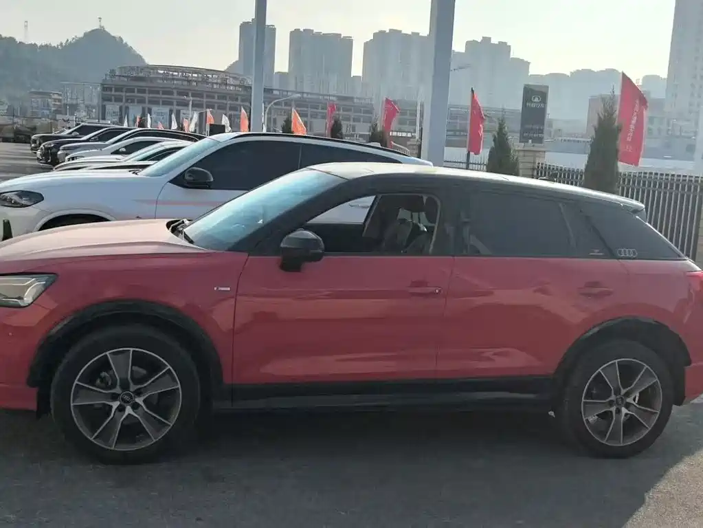 AUDI Q2L