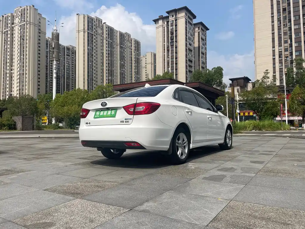 Bestune B30EV — миниатюра 11