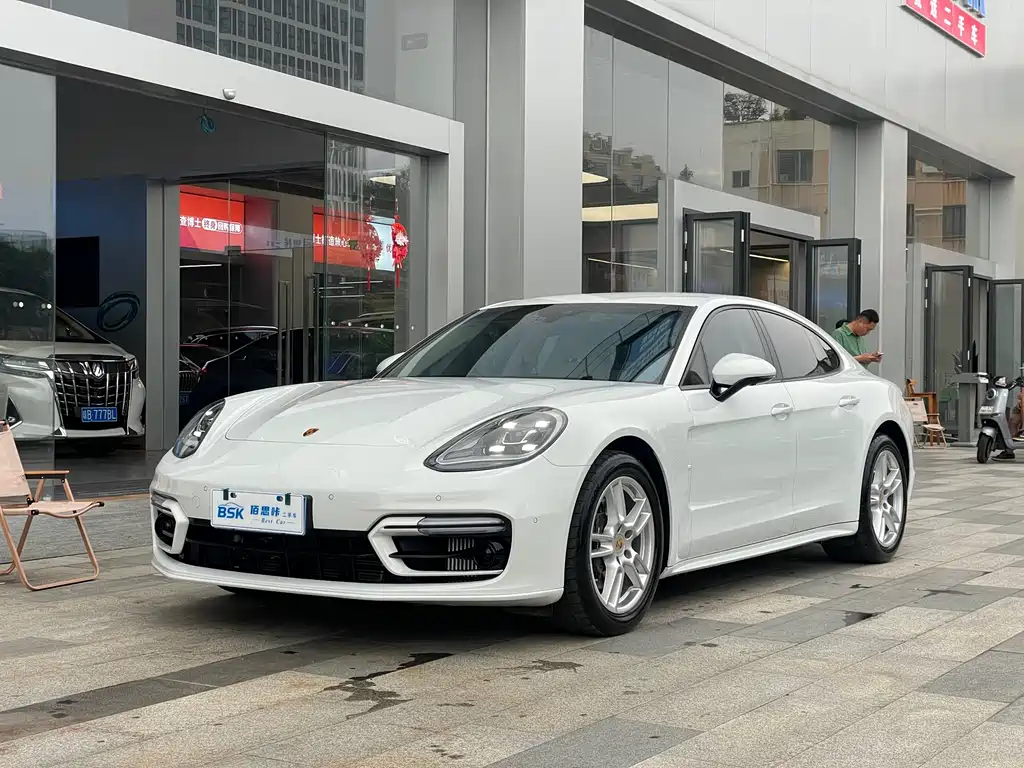 Porsche Panamera 2022