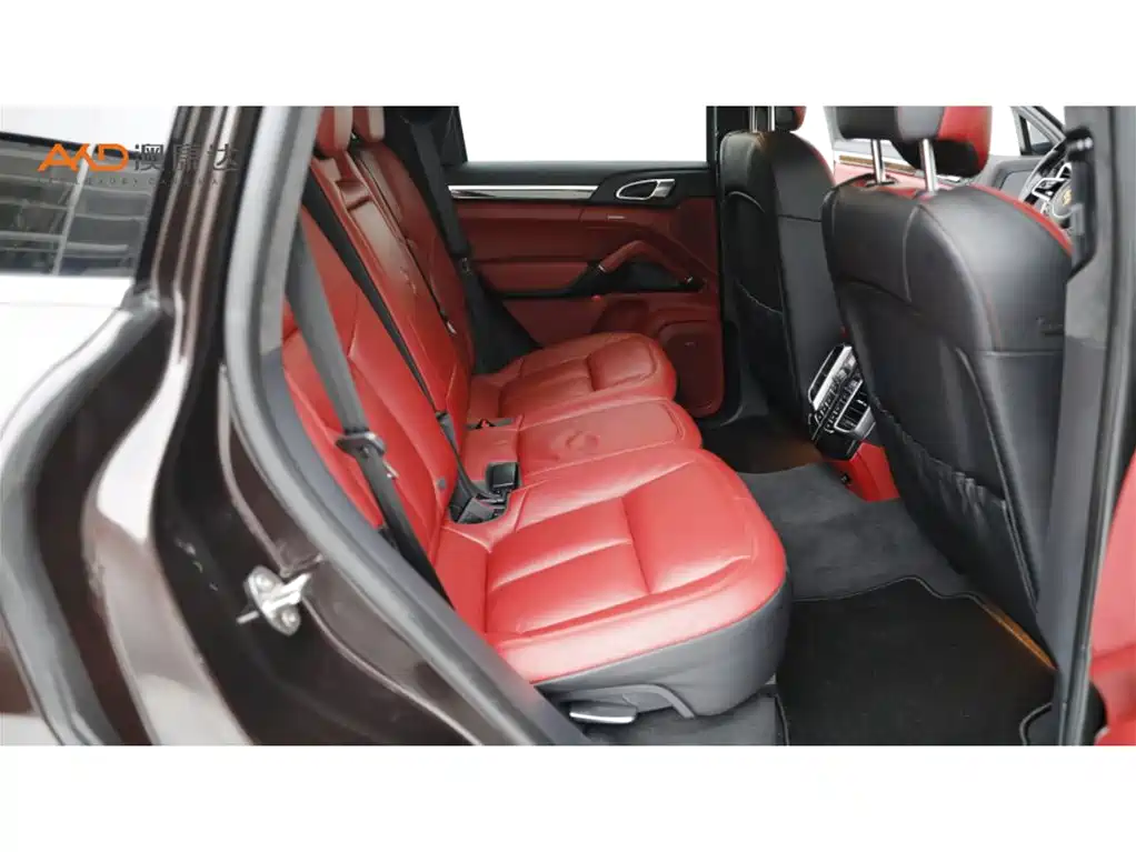Porsche Cayenne — миниатюра 8