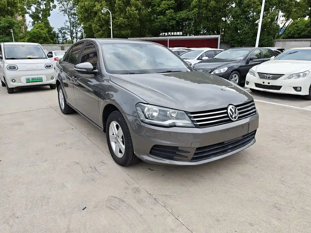 Volkswagen Bora 2013 1.6L AT Fashion