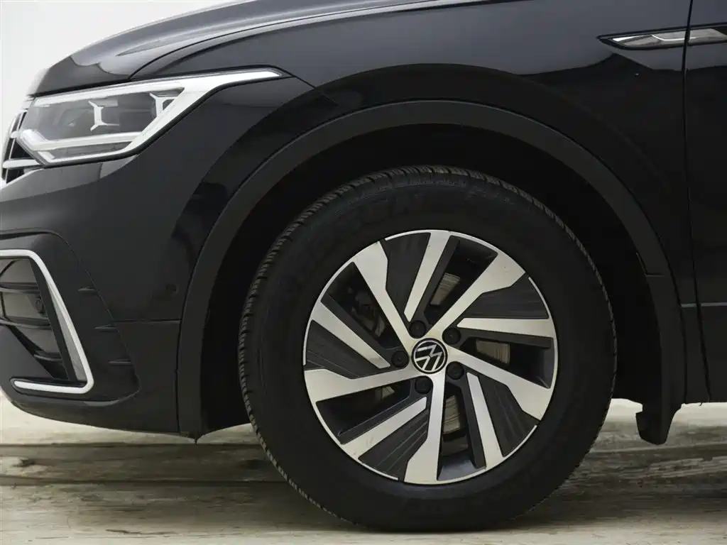 VOLKSWAGEN TIGUAN L NEW ENERGY