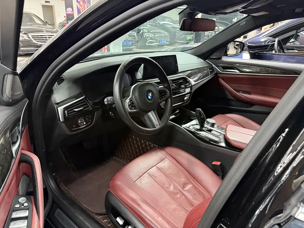 BMW 5 Series — миниатюра 5