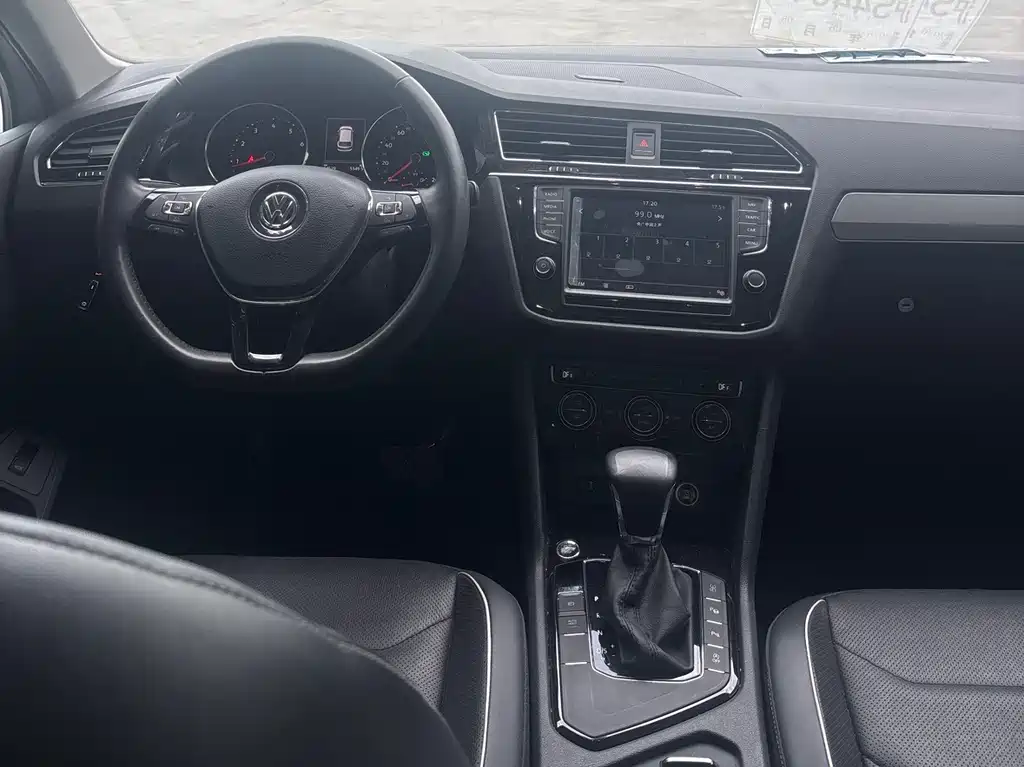 Volkswagen Tiguan L L 2017 330TSI AT Flagship