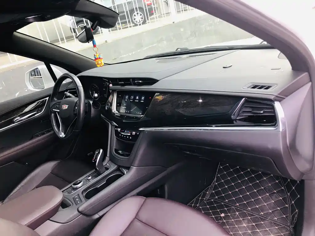 Cadillac XT6 — миниатюра 11