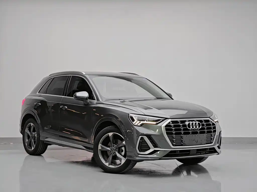 Audi Q3 2023 35 TFSI Fashion (1.4T)