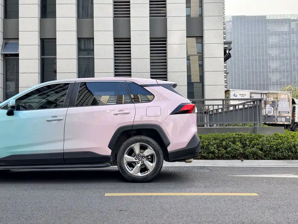 TOYOTA RAV4 RONGFANG
