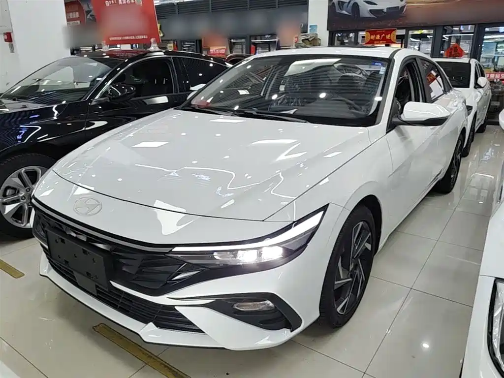 Hyundai Elantra 2025