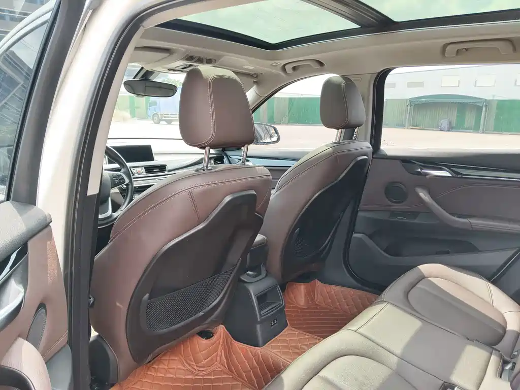 BMW X1 — миниатюра 10