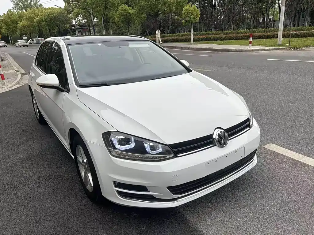 Volkswagen Golf 2016 230TSI AT Comfort